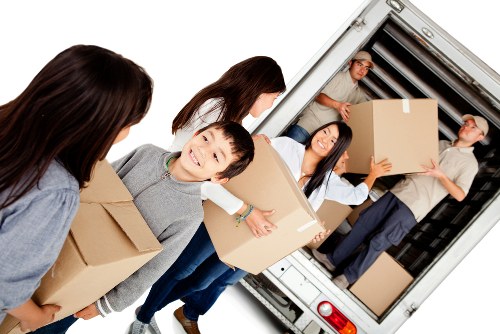 Moving truck service for homes and flats in Cowley